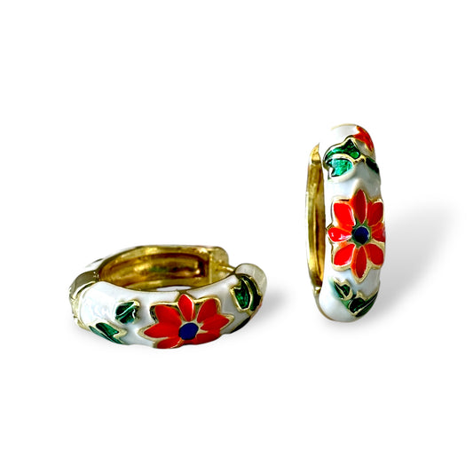 Beyaz Çiçekli Mineli Küpe