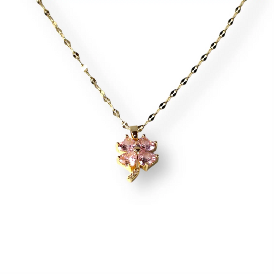 Pembe Çiçek Altın Kolye
